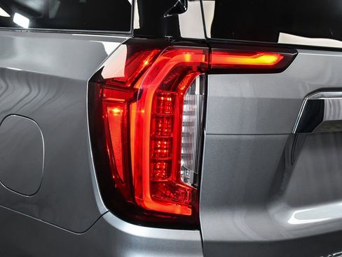 Used 2023 GMC Yukon XL SLT w/ SLT Premium Package AWD/4WD image 80