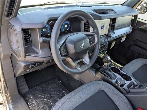 New 2025 Ford Bronco 4-Door image 3