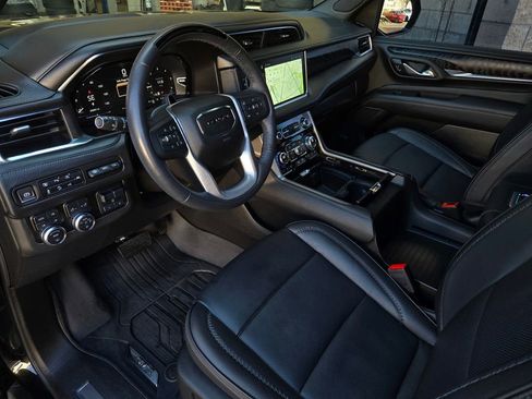 Used 2023 GMC Yukon Denali w/ Denali Reserve Package image 11