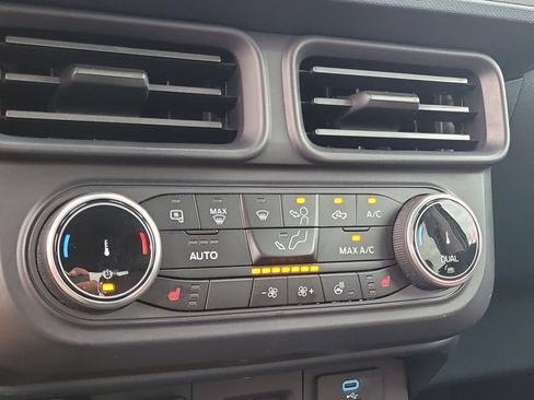Certified 2024 Ford Maverick Lariat w/ FX4 Off-Road Package AWD/4WD image 21