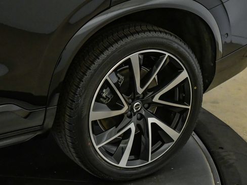 Certified 2023 Volvo XC90 T8 Ultimate AWD/4WD image 11