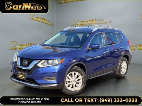 Used 2020 Nissan Rogue SV image 1