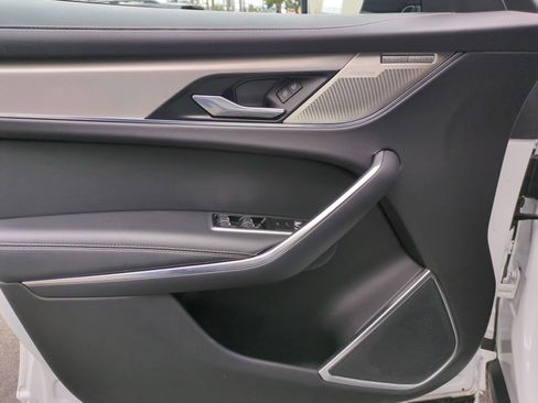 Used 2024 Jaguar F-PACE R-Dynamic S image 11