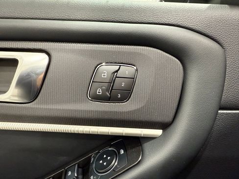 New 2026 Ford Explorer Tremor w/ Tremor Convenience Package image 17