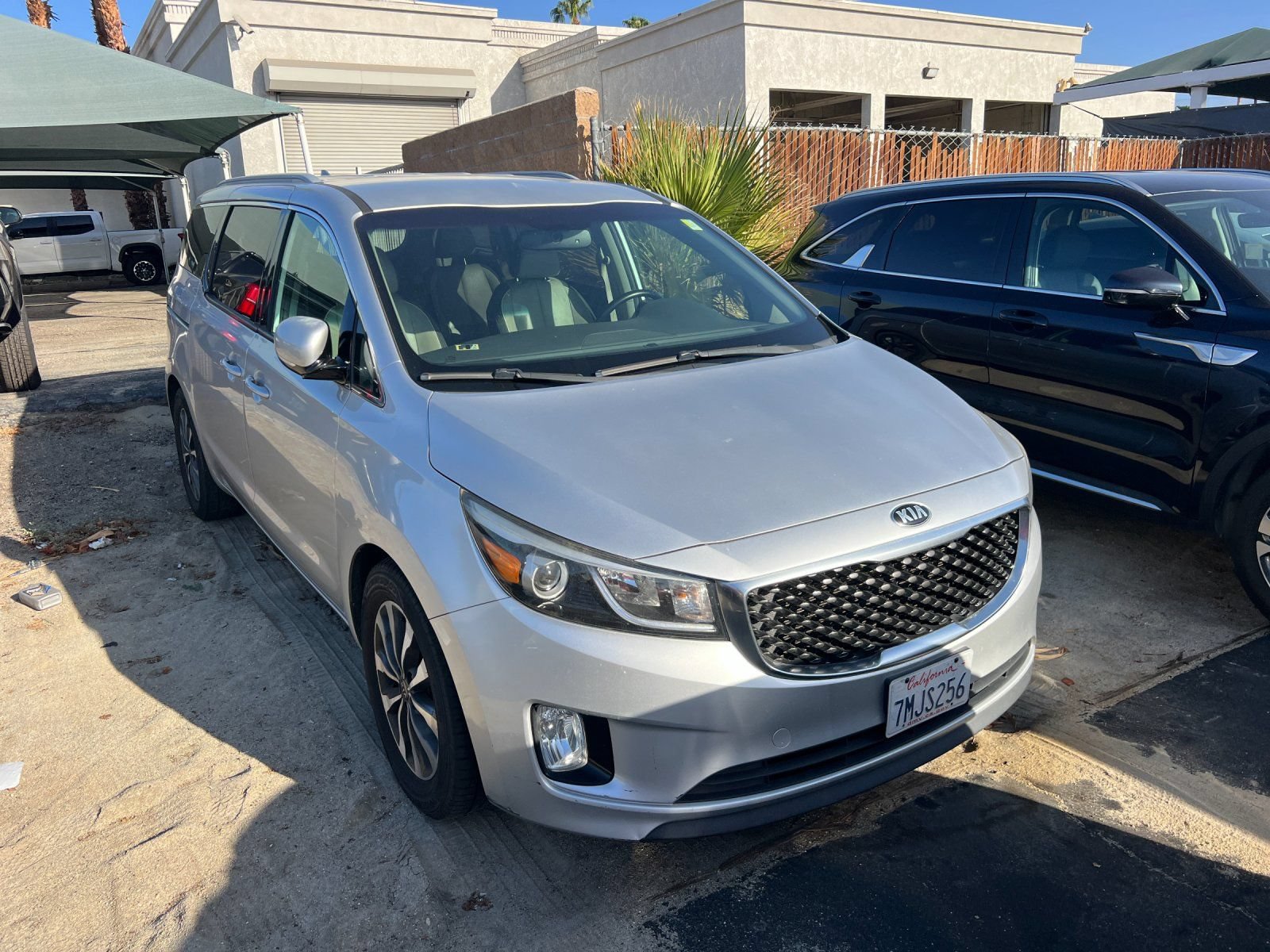 Used 2015 Kia Sedona SX FWD image 2