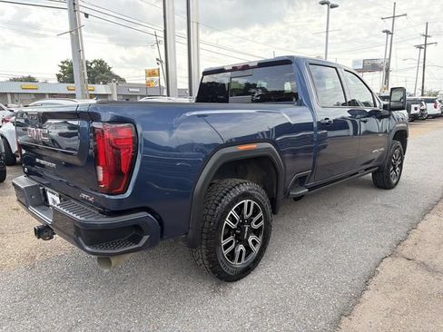 Used 2022 GMC Sierra 2500 AT4 w/ AT4 Premium Plus Package AWD/4WD image 6