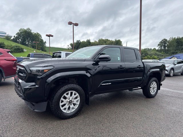 Used 2024 Toyota Tacoma SR5 AWD/4WD image 1