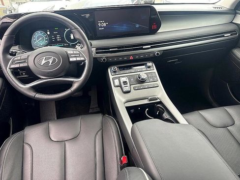 Certified 2025 Hyundai Palisade SEL image 11