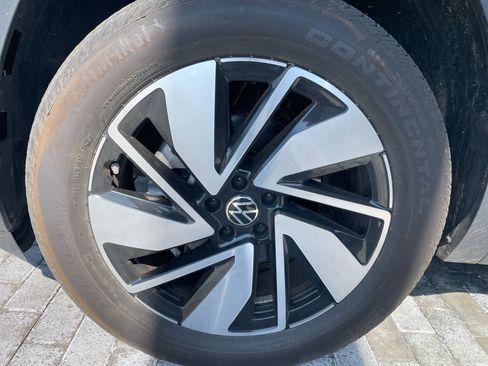 Used 2025 Volkswagen Atlas SEL image 9