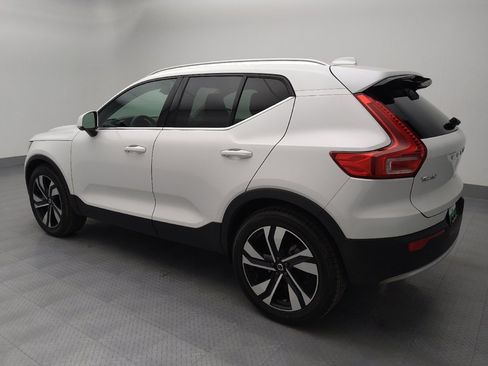 Used 2023 Volvo XC40 B5 Ultimate w/ Protection Package Premier image 3