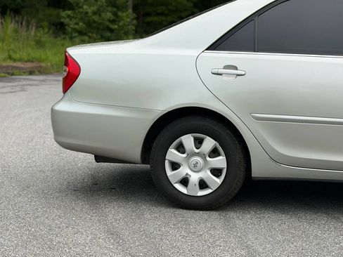 Used 2004 Toyota Camry LE FWD image 8