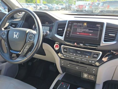 Used 2017 Honda Pilot Elite image 11