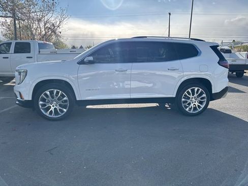 Used 2026 GMC Acadia Denali w/ Super Cruise Package image 3