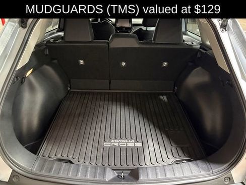 Used 2022 Toyota Corolla Cross LE image 6