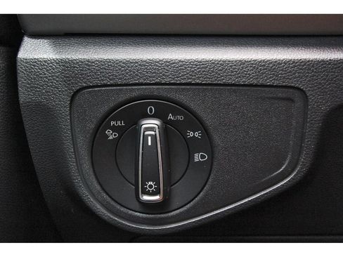 Used 2022 Volkswagen Atlas SE FWD image 22
