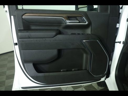 Used 2024 Chevrolet Silverado 2500 LT image 21