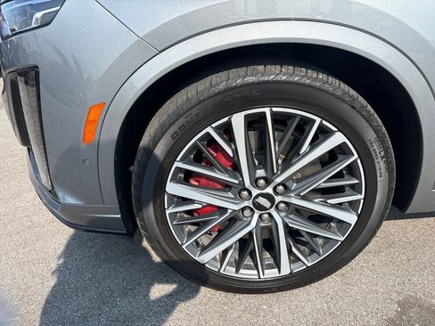 Used 2024 Cadillac XT6 Sport w/ Technology Package AWD/4WD image 4