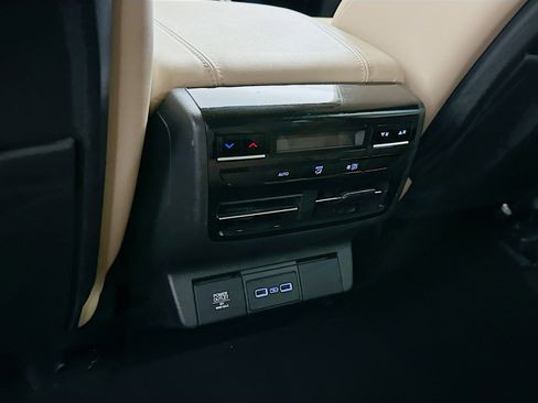 Used 2023 Acura MDX SH-AWD image 28