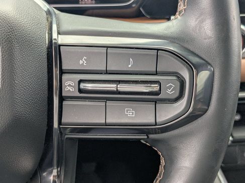Used 2024 GMC Canyon AT4 w/ Canyon Safety Plus Package AWD/4WD image 22