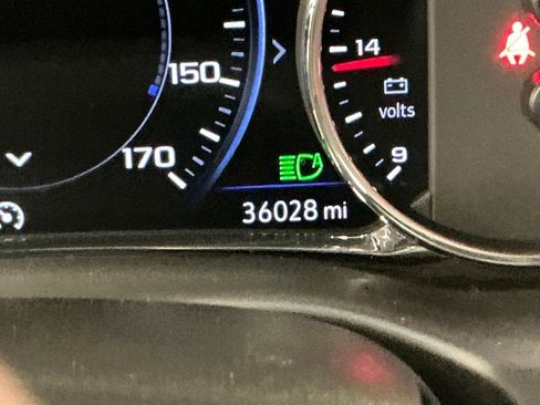 Certified 2023 GMC Acadia SLT w/ Technology Package image 17