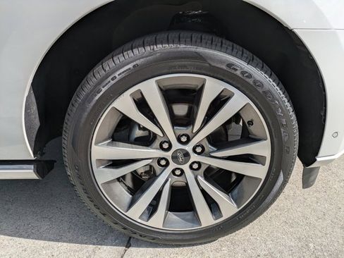 Certified 2021 Ford Expedition Max Platinum image 11