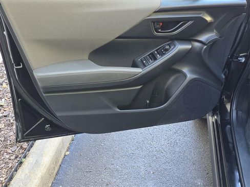 Used 2024 Subaru Crosstrek 2.0i Premium image 32