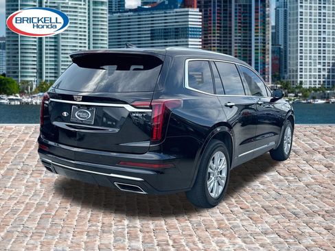 Used 2022 Cadillac XT6 Luxury FWD image 3
