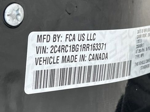 Used 2024 Chrysler Pacifica Touring-L image 37