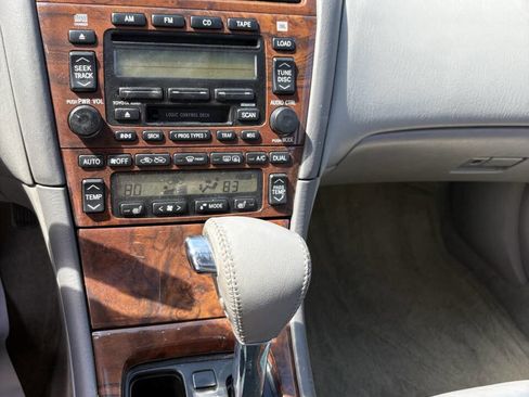 Used 2003 Toyota Avalon XLS FWD image 17