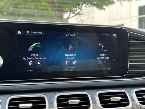 Used 2020 Mercedes-Benz GLS 450 4MATIC image 24