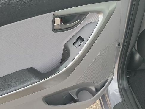 Used 2013 Hyundai Elantra GLS w/ Preferred Pkg image 44