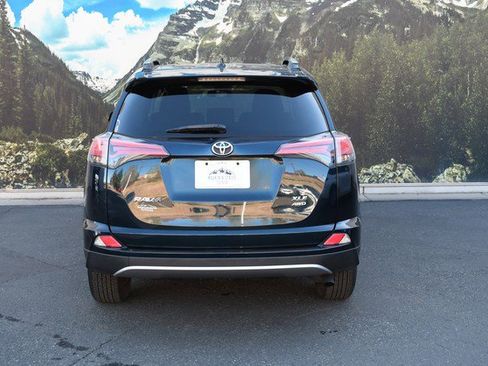Used 2017 Toyota RAV4 XLE w/ Carpet Mat Package image 10