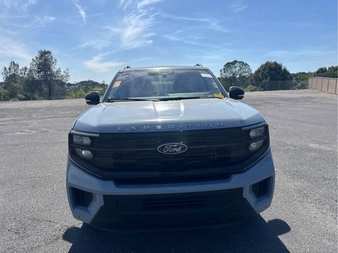 Certified 2025 Ford Expedition Active AWD/4WD image 2