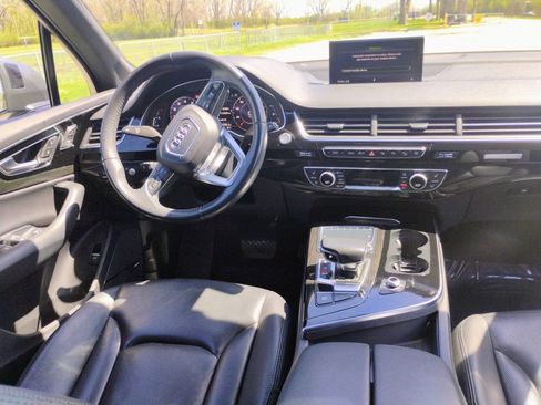 Used 2019 Audi Q7 3.0T Prestige w/ Prestige Package AWD/4WD image 12