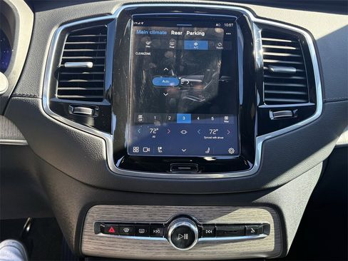Used 2024 Volvo XC90 B6 Ultimate w/ Protection Package Premier image 19