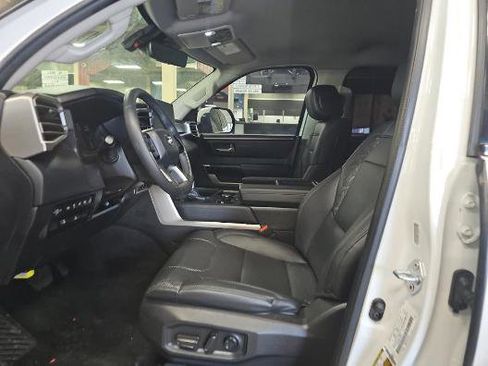 Used 2023 Toyota Tundra Limited image 5