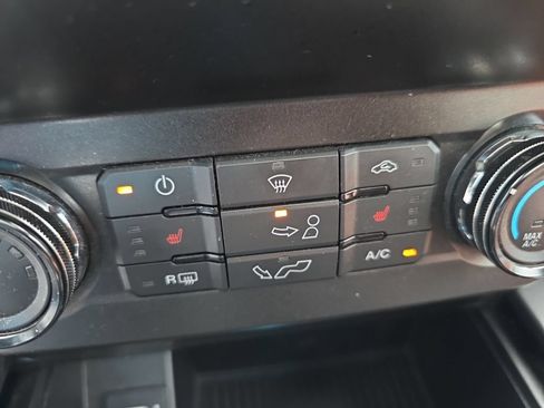 Used 2020 Ford F150 XLT w/ Equipment Group 302A Luxury AWD/4WD image 29