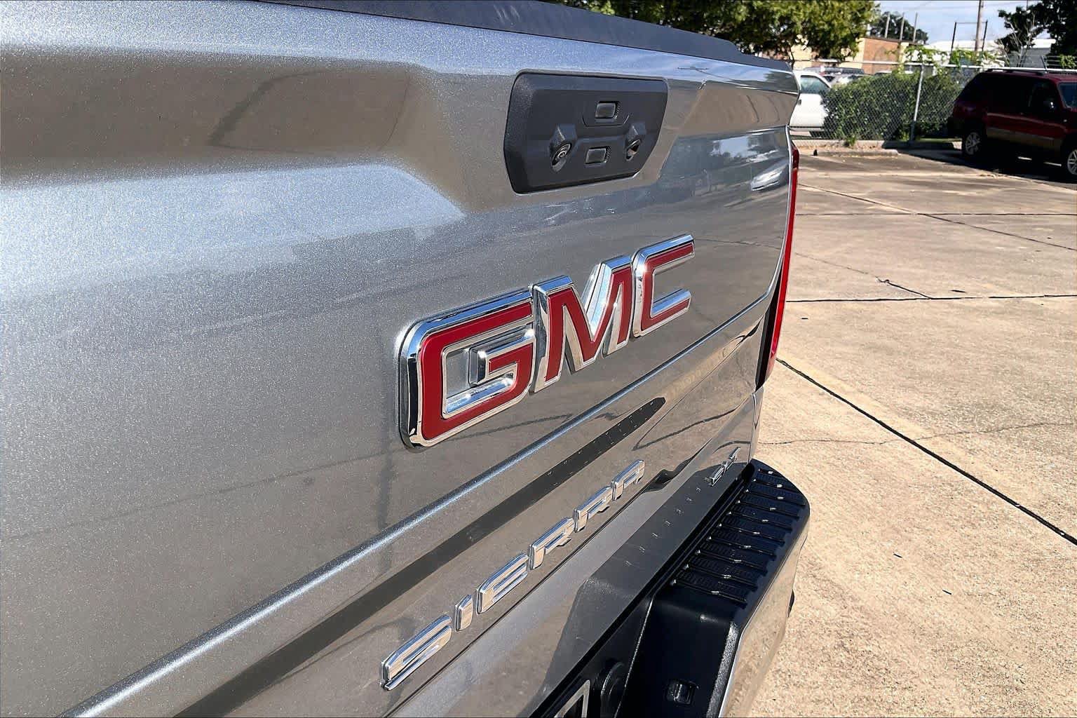 Used 2026 GMC Sierra 1500 SLT RWD image 28