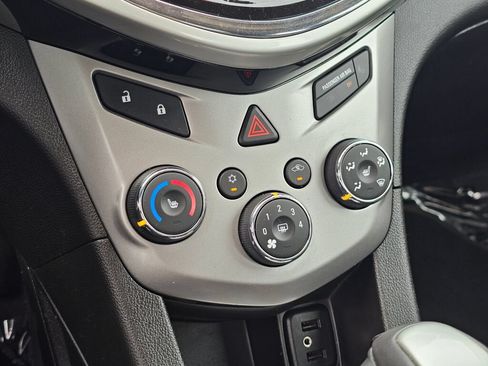 Used 2019 Chevrolet Sonic Premier FWD image 33