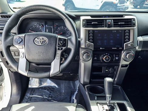 Used 2022 Toyota 4Runner SR5 Premium RWD image 3