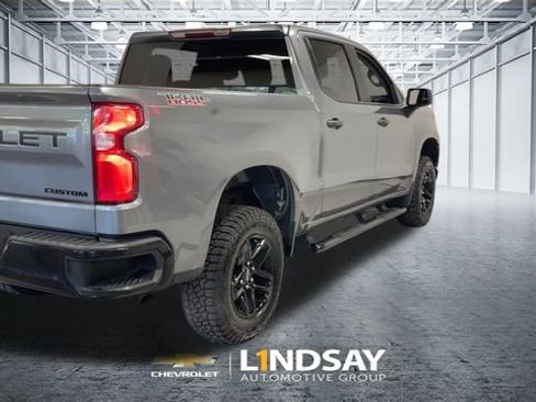 Used 2022 Chevrolet Silverado 1500 Custom Trail Boss w/ LPO, Dark Essentials Package AWD/4WD image 9