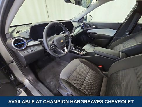 Used 2024 Chevrolet Trax LT w/ Driver Confidence Package FWD image 13