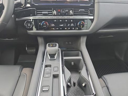 New 2026 Nissan Pathfinder SL FWD image 3