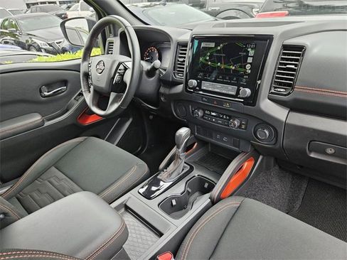 Used 2024 Nissan Frontier Pro-X image 11