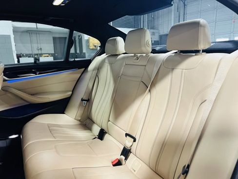 Used 2019 BMW 540i w/ Premium Package image 27