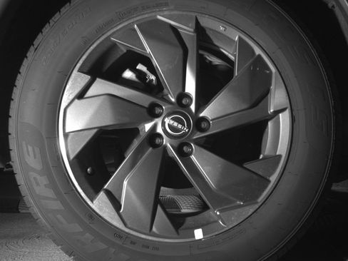 Used 2025 Nissan Rogue SV FWD image 15