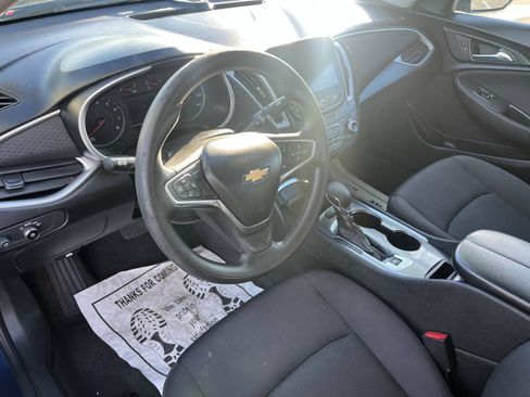 Used 2022 Chevrolet Malibu LT FWD image 16