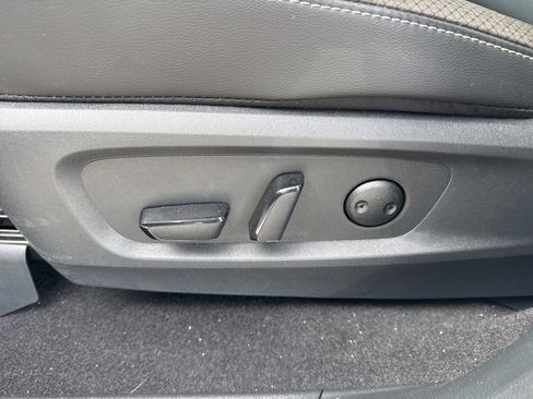 Used 2025 Nissan Pathfinder SL w/ Cargo Package image 26