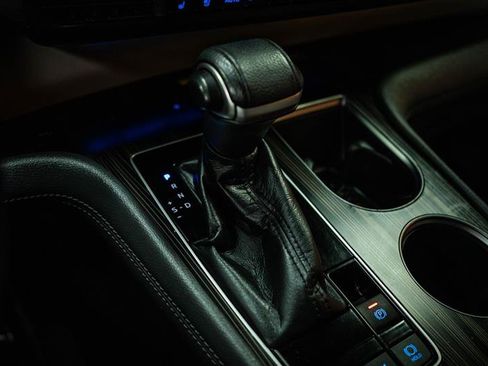 Used 2021 Toyota Sienna Limited image 21