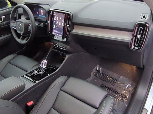 New 2026 Volvo XC40 B5 Plus w/ Protection Package Premier image 19